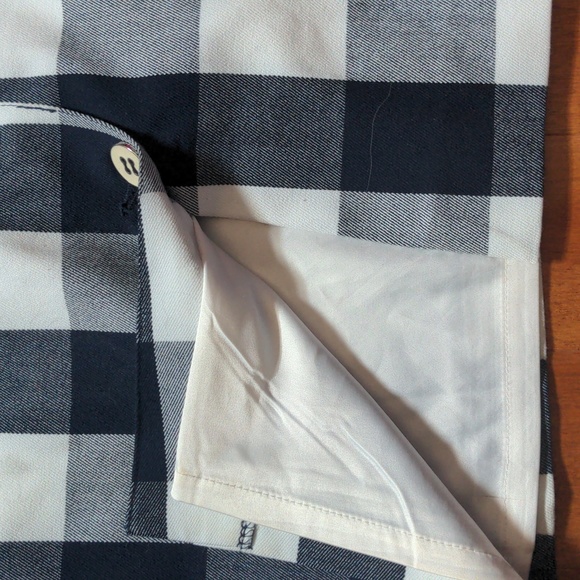 Le Chateau Buttoned Skirt - Picture 3 of 4